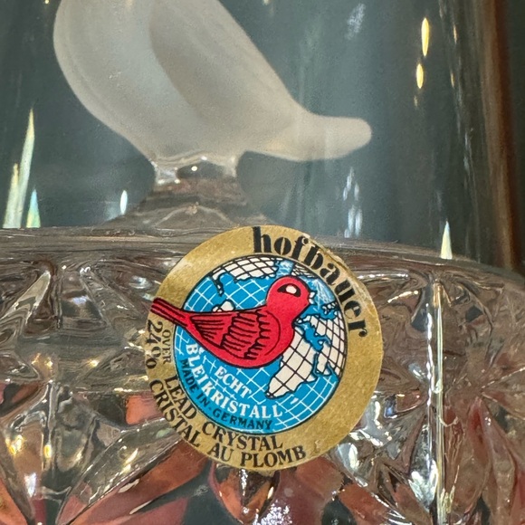 HOFBAUER Signed Byrdes Frosted Bird in a Lead Crystal Dome / Cage, 4.25" Tall. - Picture 4 of 8